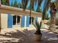 Mas of 150 M2 Saint Rémy de Provence, large swimming pool on well wooded land.