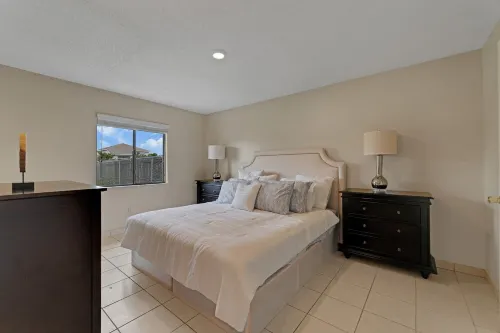 Spacious 4-Bedroom Home Near Disney! Perfect for Families and Groups