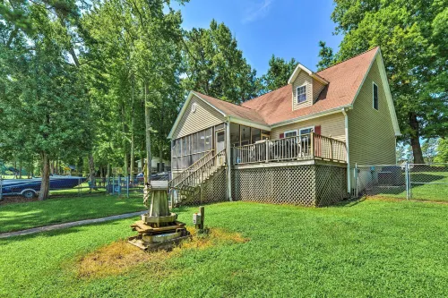 Beautiful Lakefront Retreat w/ Dock & Grill! - Pet friendly