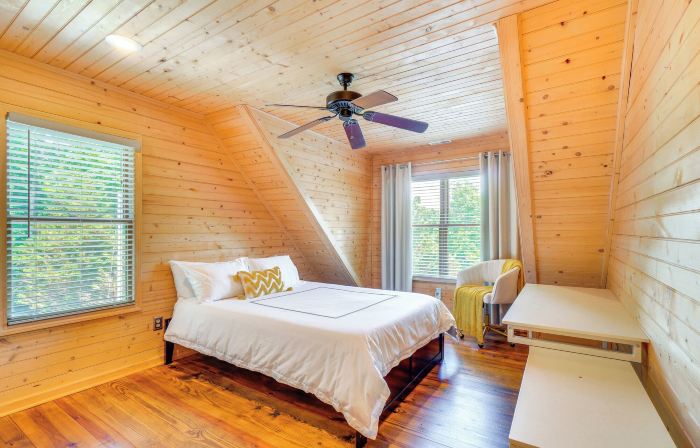 Crawford Cottage w/ Fireplace & Mountain Views!