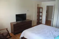 Lakefront Downtown Apartment