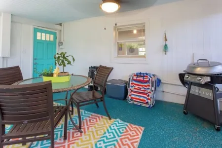 3BR Island Oasis close to Tybee!