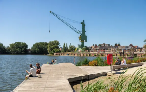 Colorful Flat @ trendy old docks. Perfect for couples. Expandable to 3 bedrooms