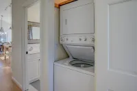 Chic Summer House Cottage Walk to Ocean! - Wi-Fi