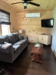 Cozy cabin with loft in midst of farmland WiFi, AC, washer-dryer