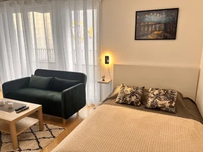 Modern studio, 3 min walk from MASSY-TGV STATION Hotel in zona Stazione di Massy TGV