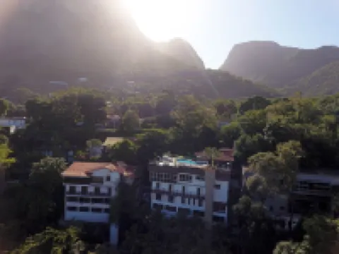 Luxurious Mansion in São Conrado with Pool, Terrace and Ocean View.