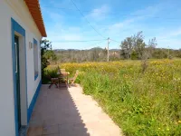Hilltop farmhouse - nature retreat steps away from scenic trails and the river Hotels in Sao Luis