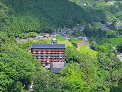 Livemax Resort Sanukishionoeonsen - parking