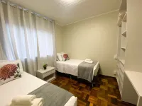 Casa com churrasqueira Ar e 2 quartos Hotels in Regiao Norte