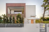 Oasis Beach Villa - Luxury Private House with Pool