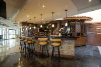 Monte Carlo Inn Airport Suites - Baarit