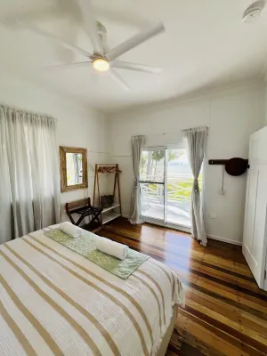 Bowen Beach House Absolute beachfront family holiday home Hotel in zona Horseshoe Bay Resort