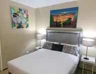 The Retreat, Midrand: - Cozy 2Bed 2Bath Unit. Clean and Family friendly house