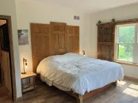 NEW 4-bedroom house , VIOLA SUITE SPOT  check out the GREAT rates for 2025