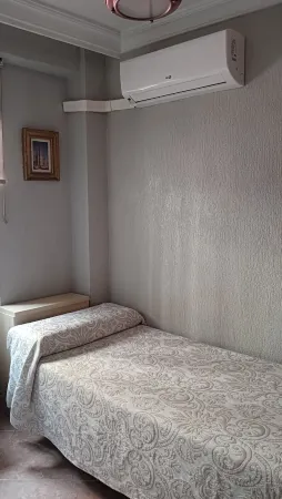 Room near university, hospital, park and private parking lot Отели в г. Метрополитана де Хуэльва