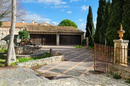 Casa Histórica Para Ciclistas con Piscina, Sauna e Hidromasaje Отели рядом с достопримечательностью «Mallorca Fashion Outlet»