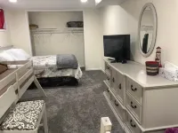 Newly remodeled Clean Spacious 5-bedroom  House with AC, WiFi,