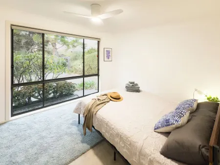 Ocean Breeze Stylish 4BR Retreat Отели в г. Port Willunga
