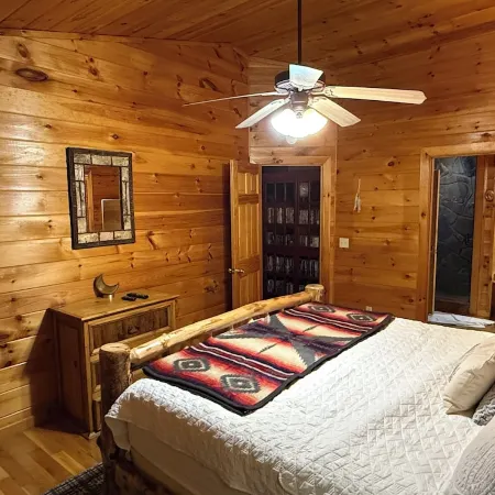 Close to Downtown • Luxury Cabin • Hot Tub • GeoDome and More!