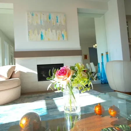 Designer Zen Villa, Premium Coquitlam Stay, Near Nature, Minutes to Transit