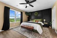 New! 3BR Condo, Private Hot Tub, Close to Strip