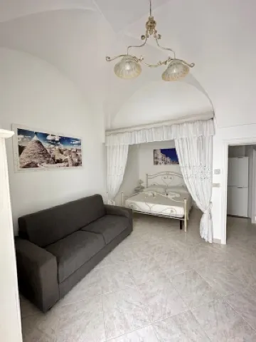 "casa Stella via Caracciolo"