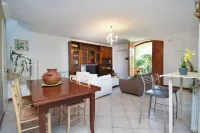 Villa Carini Holiday House by the Sea and Jacuzzi pool