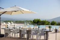 Property with unique view in a quiet area with fitness, hammam and jacuzzi