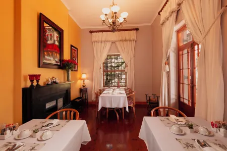 88 Baron van Reede Guesthouse Отели в г. Оудсхорн