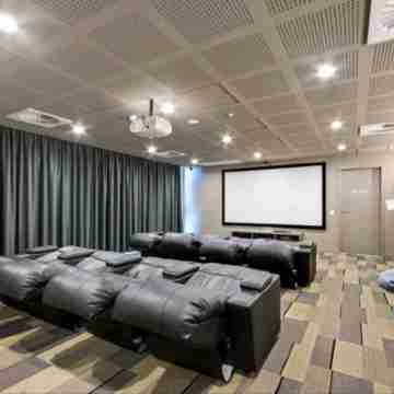 Spacious 2bed Apt With Netflix+wifi +pool+bbq+ Fitness & Recreational Facilities