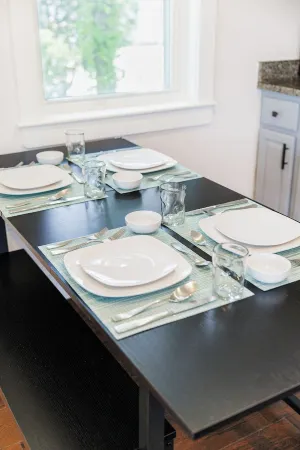 Spaciously Convenient Lake House 4 BR, 2 BA, Unit2