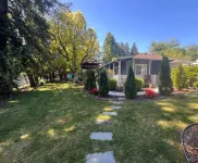 Spacious 5-bedroom house in delightful Danville with WiFi, AC Hotels near Dougherty Station Library - Contra Costa County Library