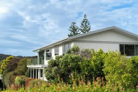 Russell HQ Отели рядом с достопримечательностью «Бей-оф-Айлендс»