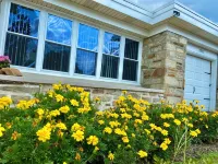 Charming one-level retreat near Philly with private yard, kid/pet friendly Hotels in Broomall