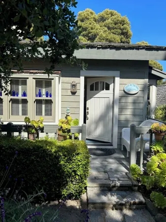 Charming Cottage in Carmel-by-the-Sea. Blocks from downtown and the beach!