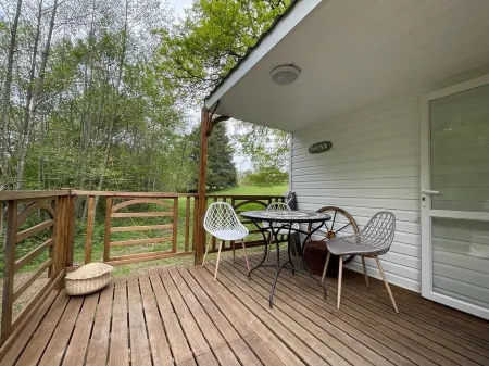 Mobil-home Boho Dans la Forêt des Contes de Fées Отели в г. Сент-Кристин