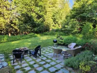 Little house in the woods of Jericho - AC, W/D, Wifi, Patio