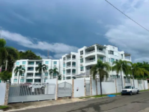 Catch Some Waves and Chill, with High Speed Wi-fi, Washer & Dryer.