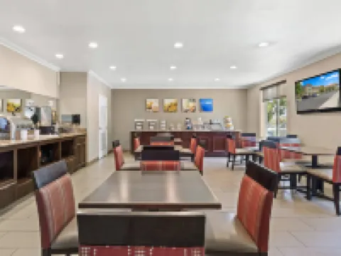 Comfort Inn & Suites Lancaster Antelope Valley Hotels in Lancaster