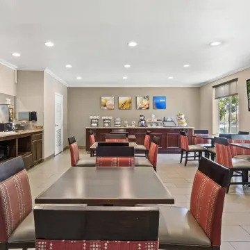 Comfort Inn & Suites Lancaster Antelope Valley