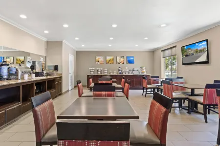 Comfort Inn & Suites Lancaster Antelope Valley