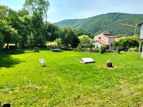 Fully-equipped private room in volcano country Hotels in Massiac