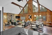 Hot Tub Cabin under the Stars • Game Room• Poconos Escape • Pet-Friendly!