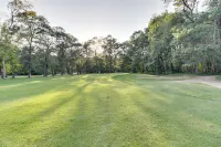 Breezy Point Cabin: Deck w/ Golf Course Views! - 무료 와이파이