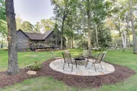 Breezy Point Cabin: Deck w/ Golf Course Views! - 무료 와이파이
