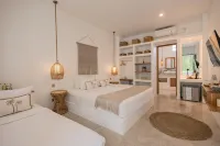 Seaesta Komodo Hostel & Hotel