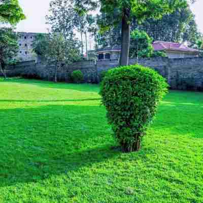 4 Tee's Hotel Rongai Hotel Exterior