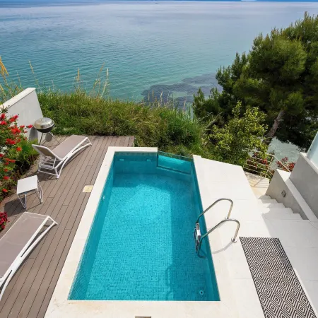 Gallery Luxury Suites & Rooms-Only Adults