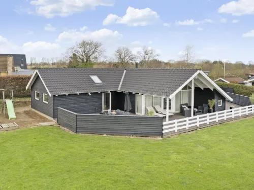 "Hansa" - 900m from the Sea Hotels in Hejls